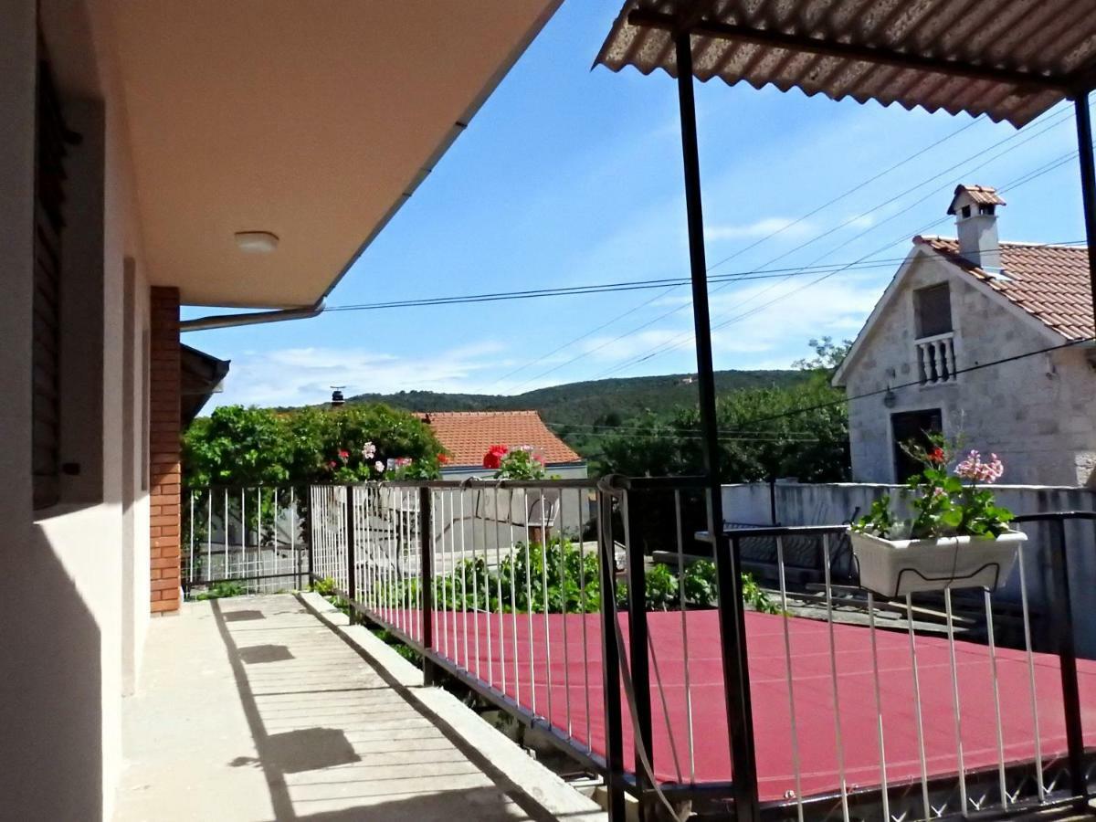 Apartment Antonela Slatine Buitenkant foto