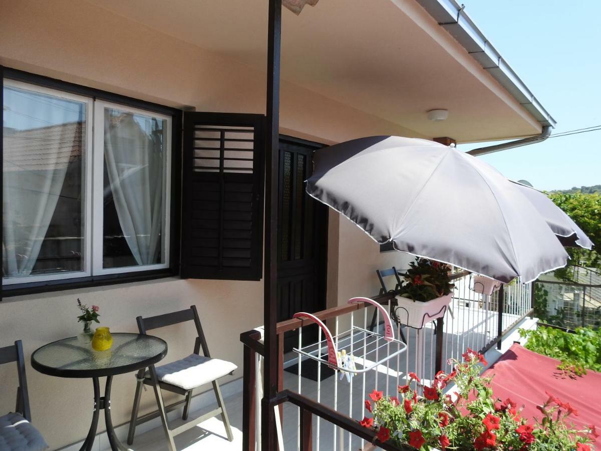 Apartment Antonela Slatine Buitenkant foto